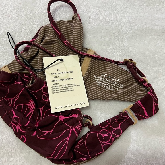 ❌SOLD❌ Acacia Manhattan Top - Picture 3 of 3